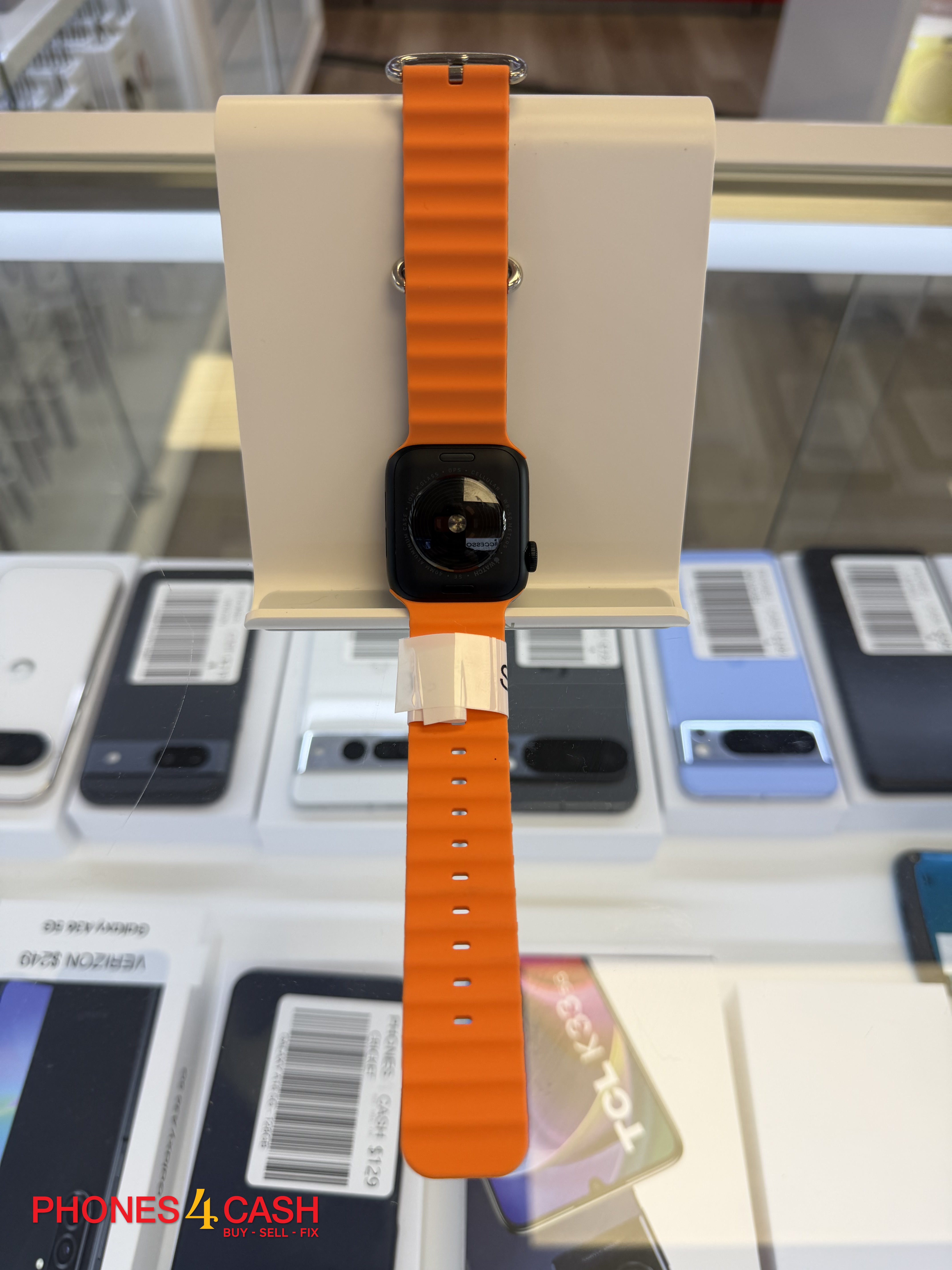 Apple Watch SE (3rd Gen) - 40mm Midnight Aluminum, Two-Tone Band (GPS) - photo 2