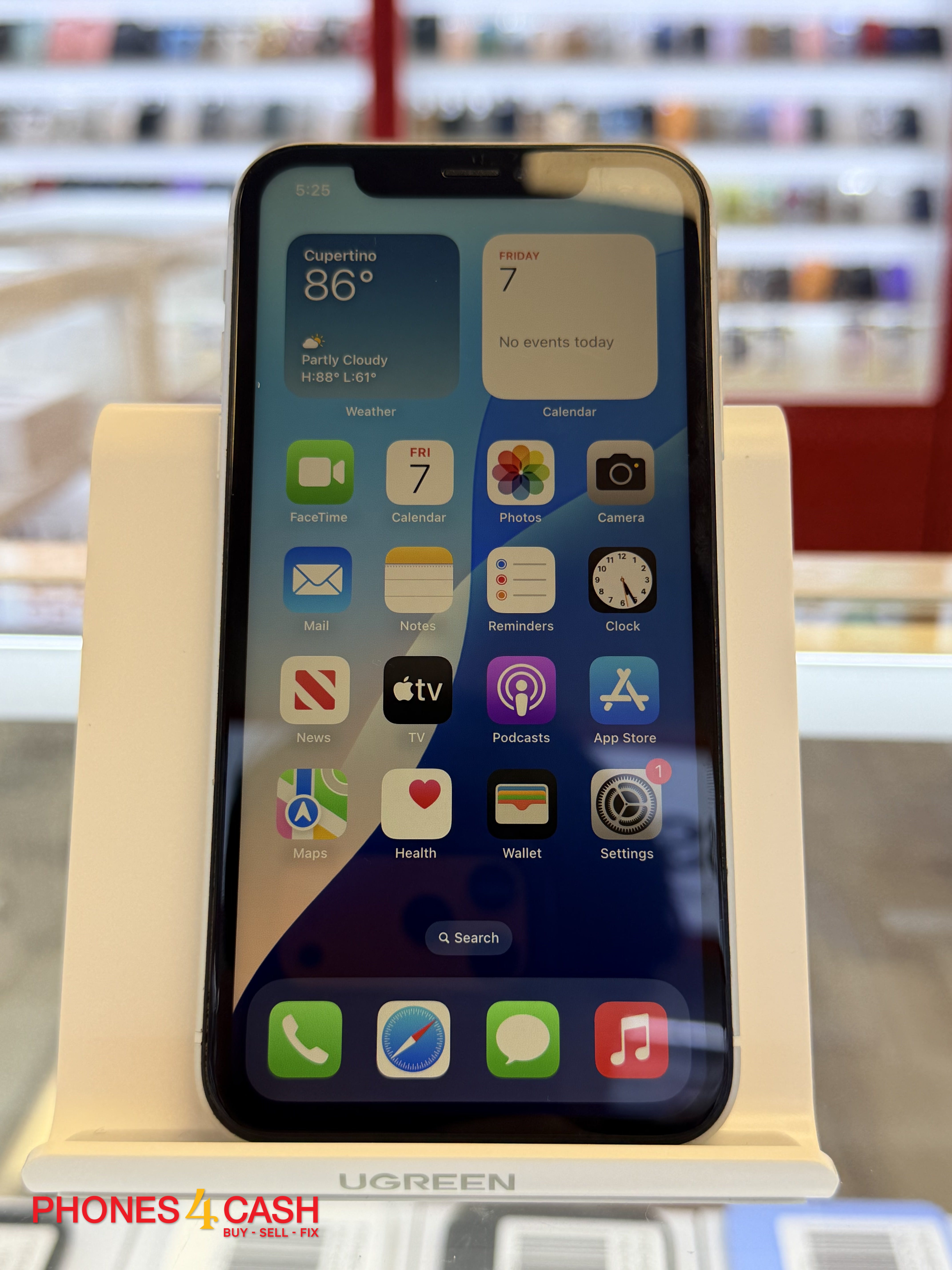 iPhone XR - 128GB White (Unlocked) - photo 2